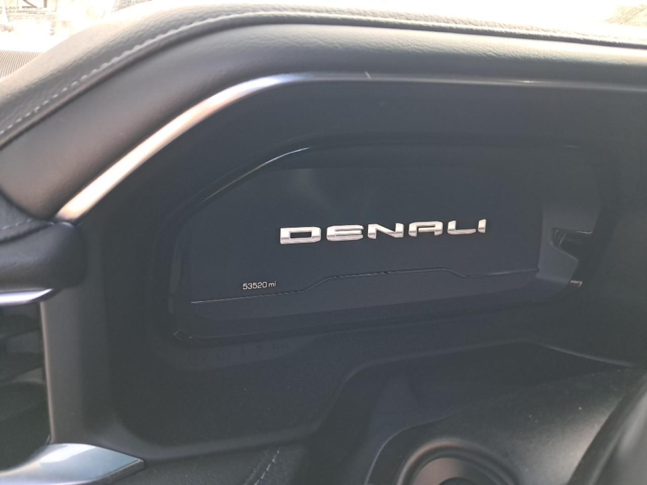 2022 GMC Yukon - Image 9