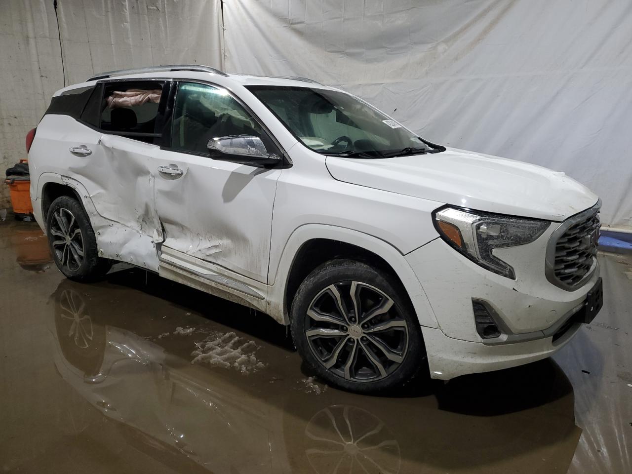 2018 GMC Terrain - Image 4