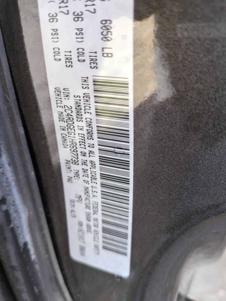 2017 Dodge Caravan - Image 12