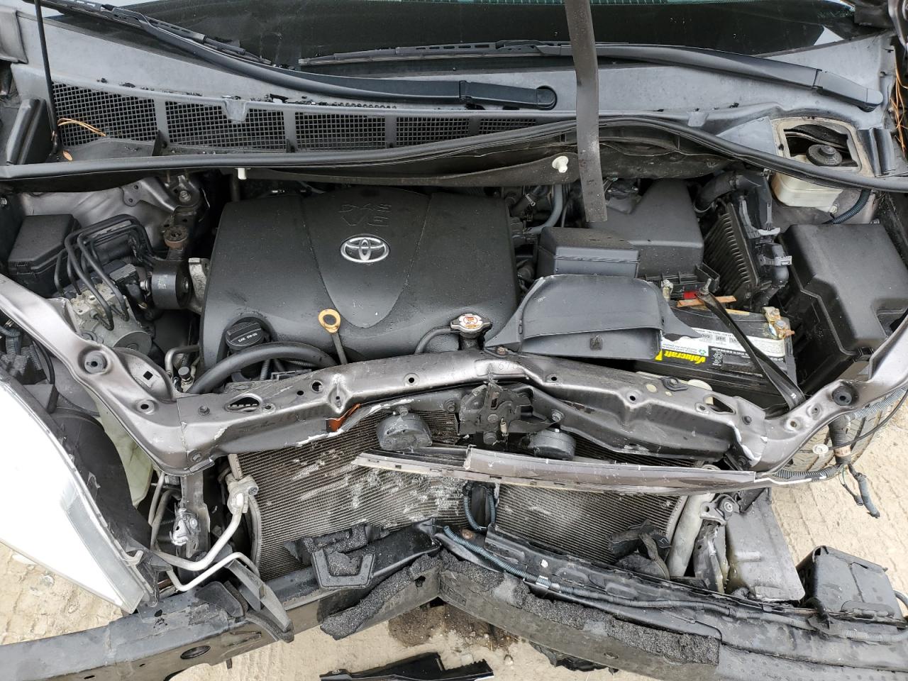 2017 Toyota Sienna - Image 13