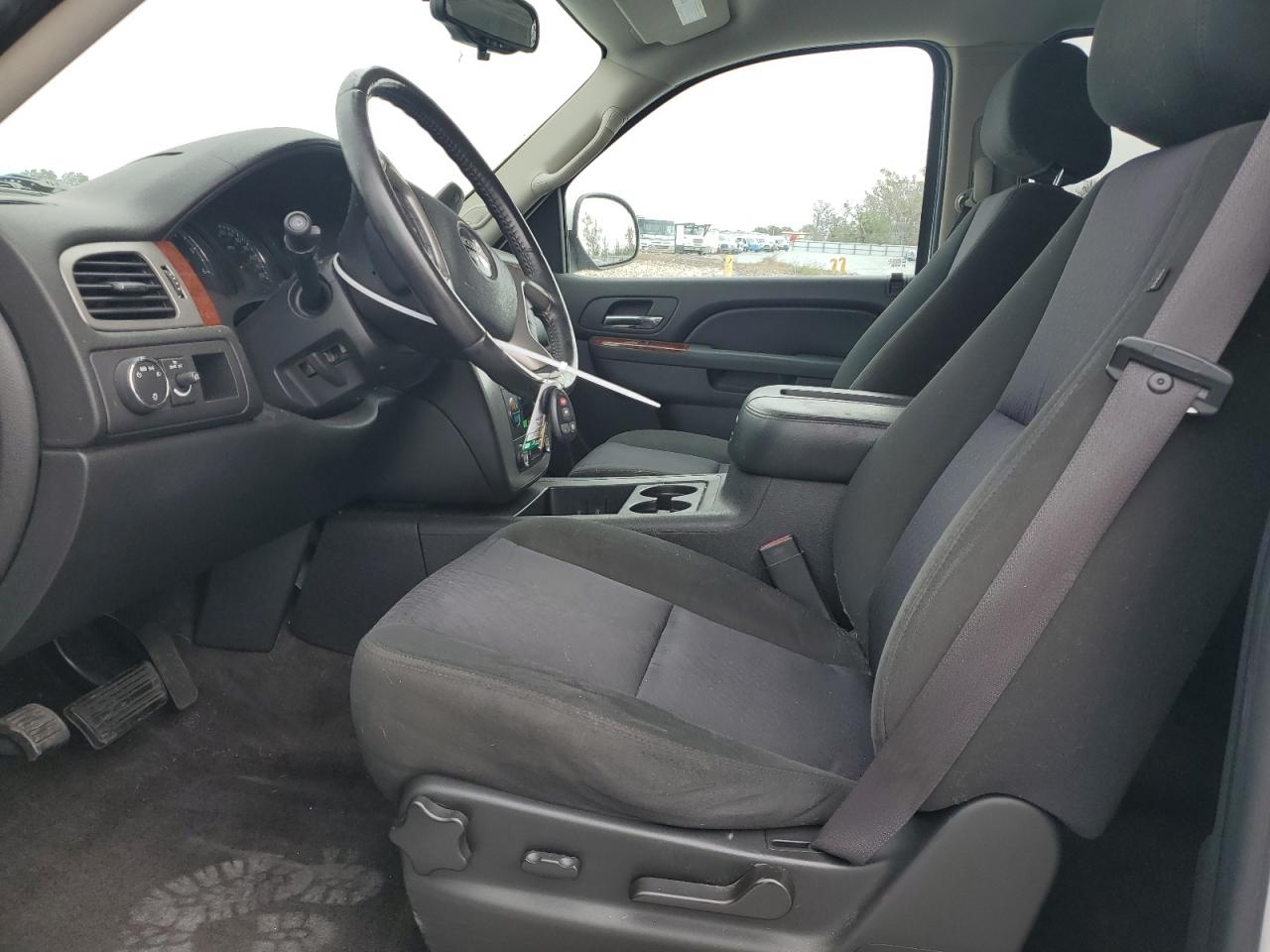 2011 GMC Yukon - Image 7