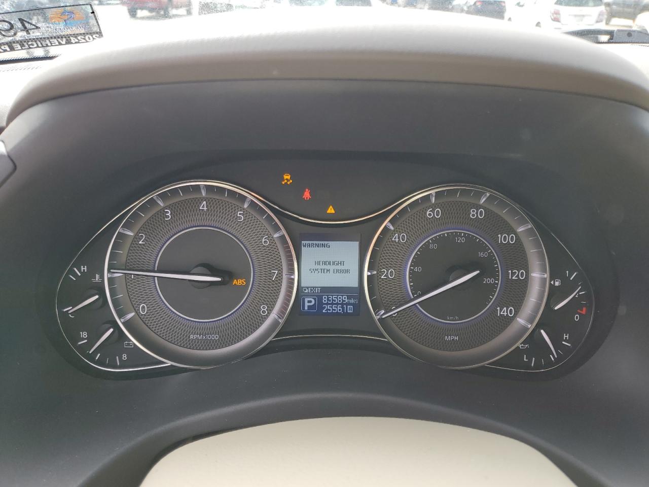 2015 Infiniti QX80 - Image 9