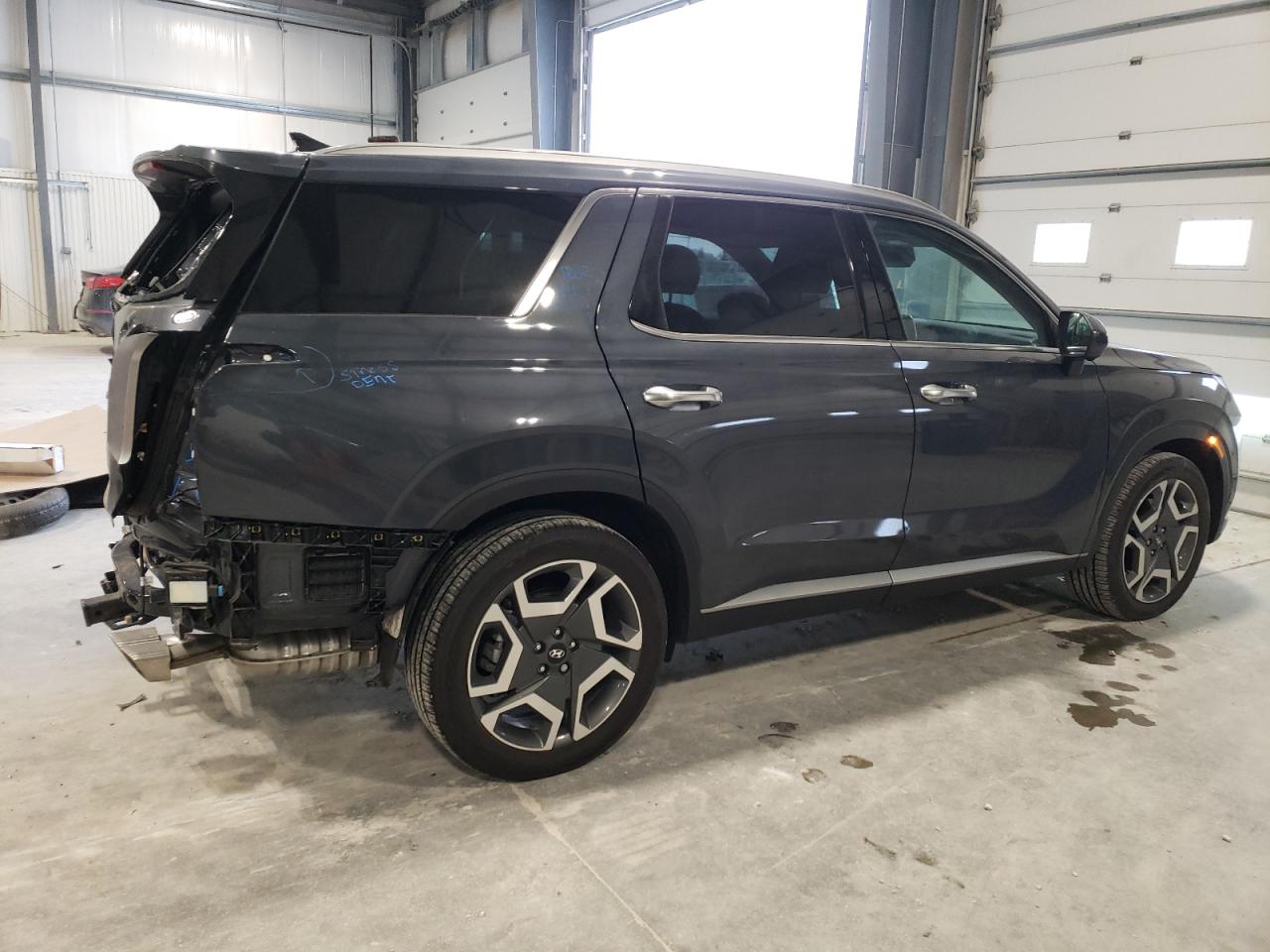 2024 Hyundai Palisade - Image 3