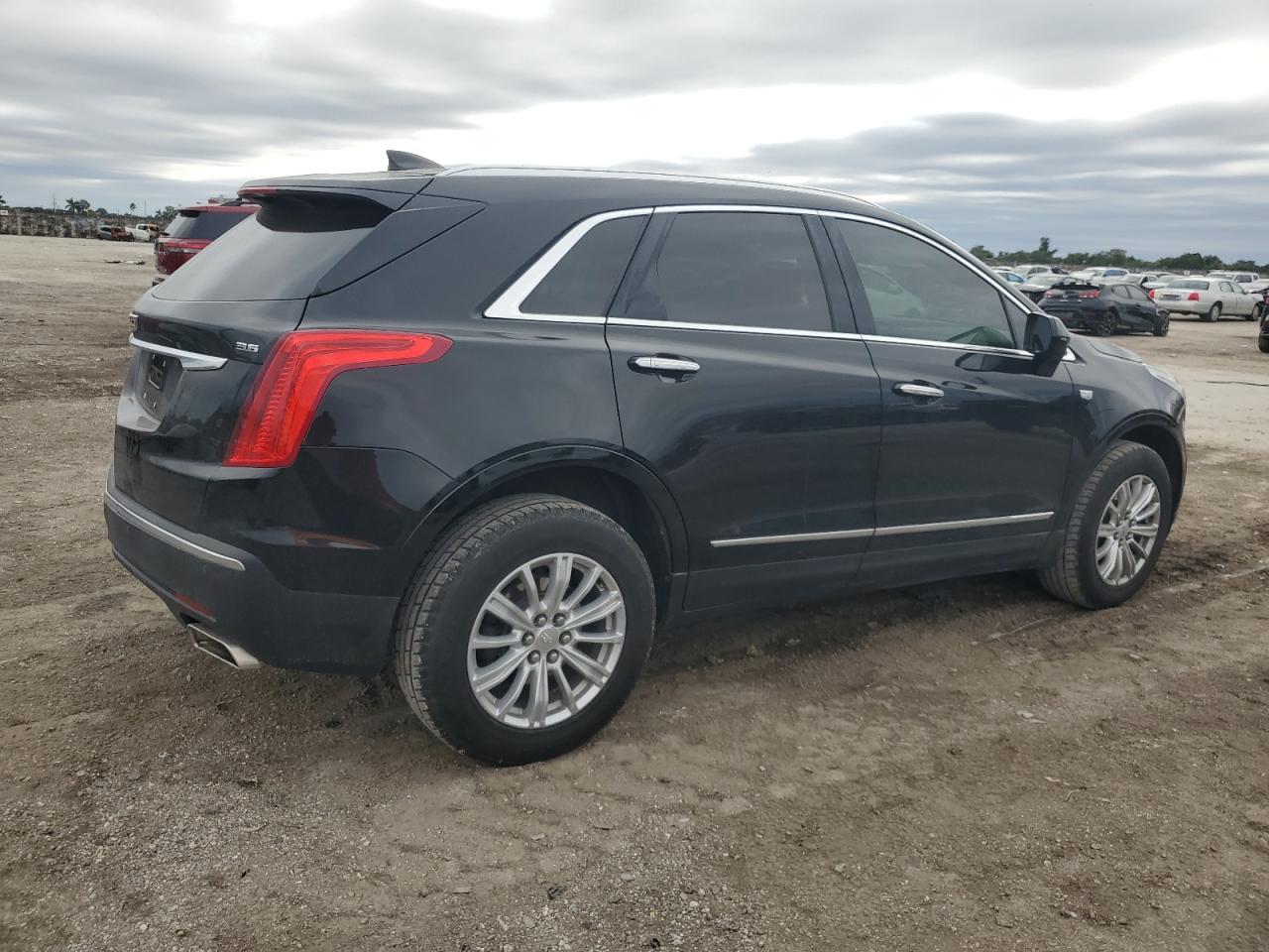 2019 Cadillac XT5 - Image 3
