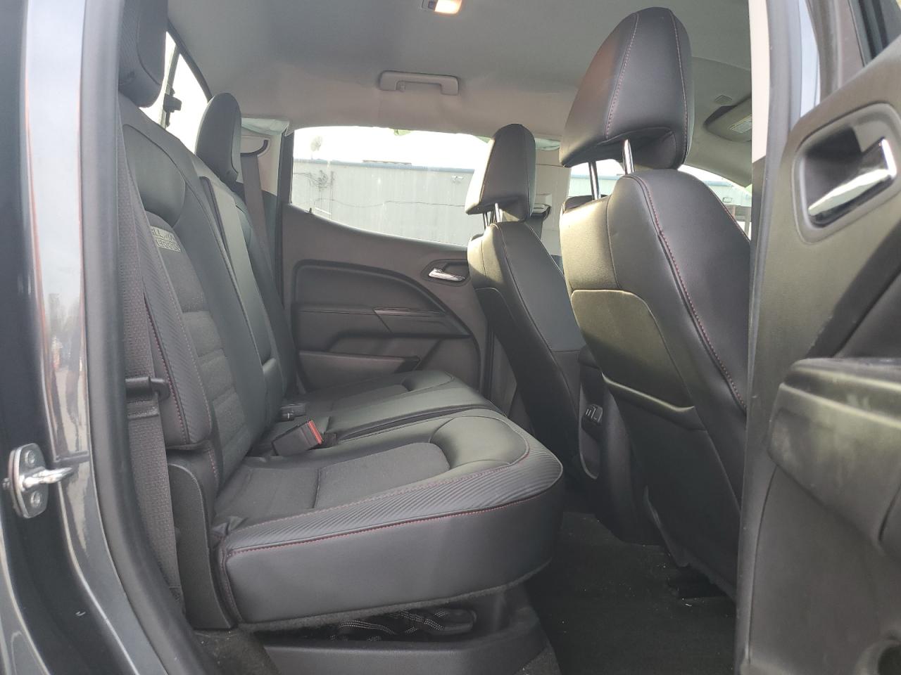 2016 GMC Canyon - Image 11