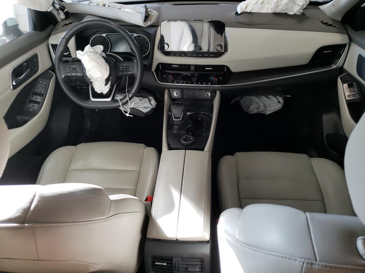 2021 Nissan Rogue - Image 8