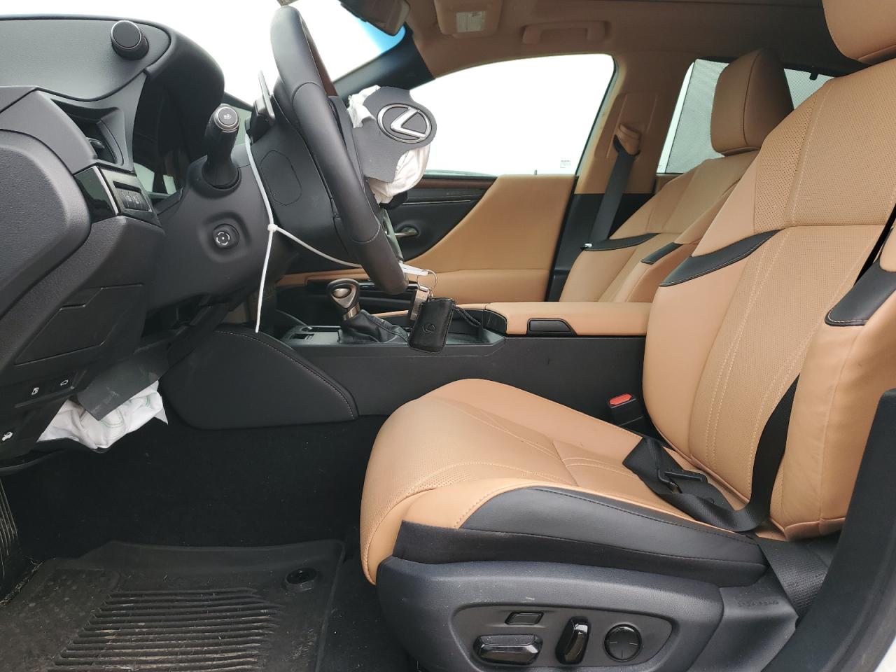 2024 Lexus ES - Image 7