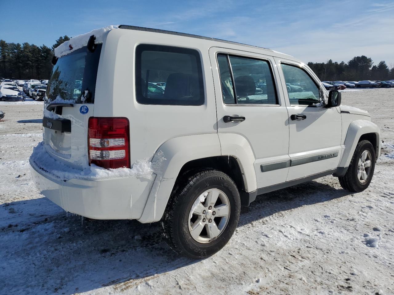 2010 Jeep Liberty (North America) - Image 3