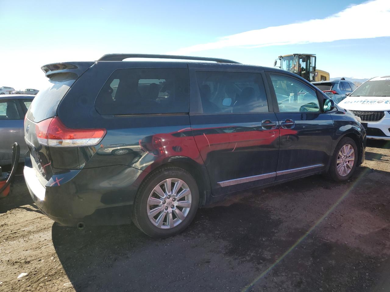 2011 Toyota Sienna - Image 3