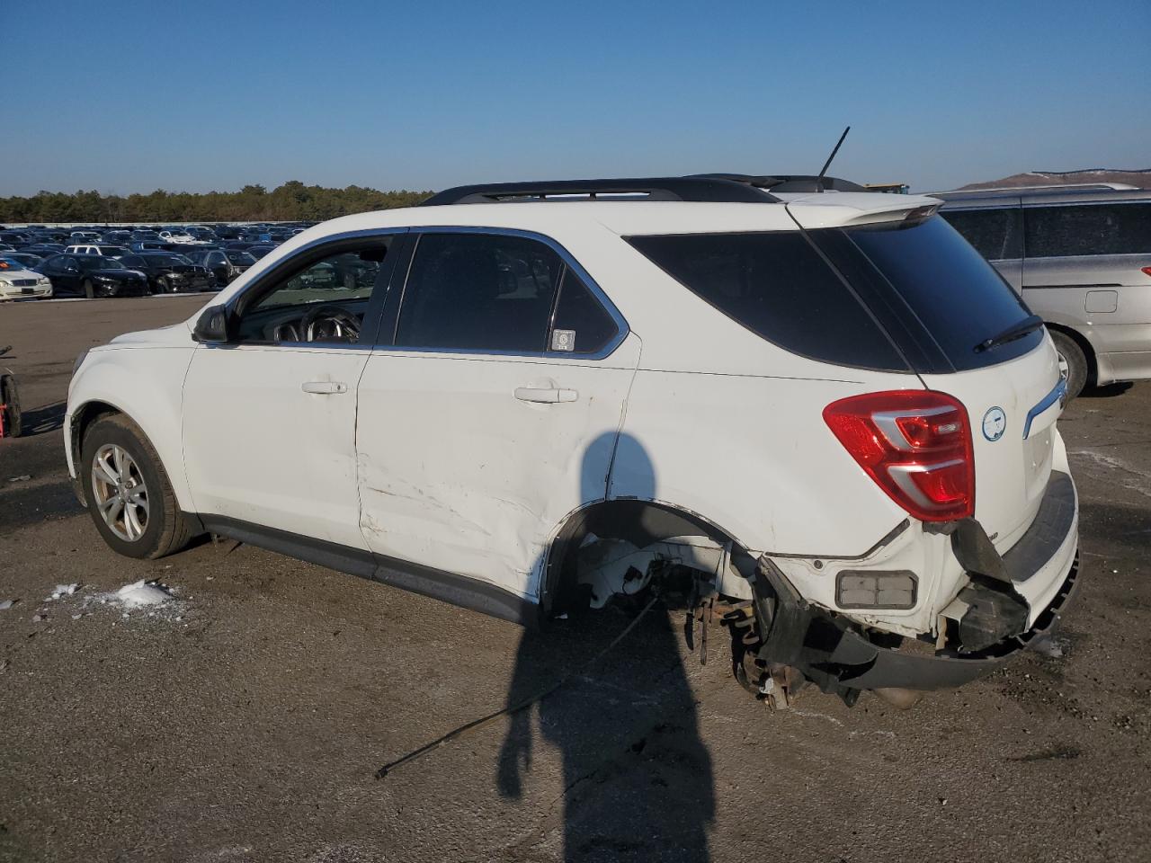 2016 Chevrolet Equinox - Image 2