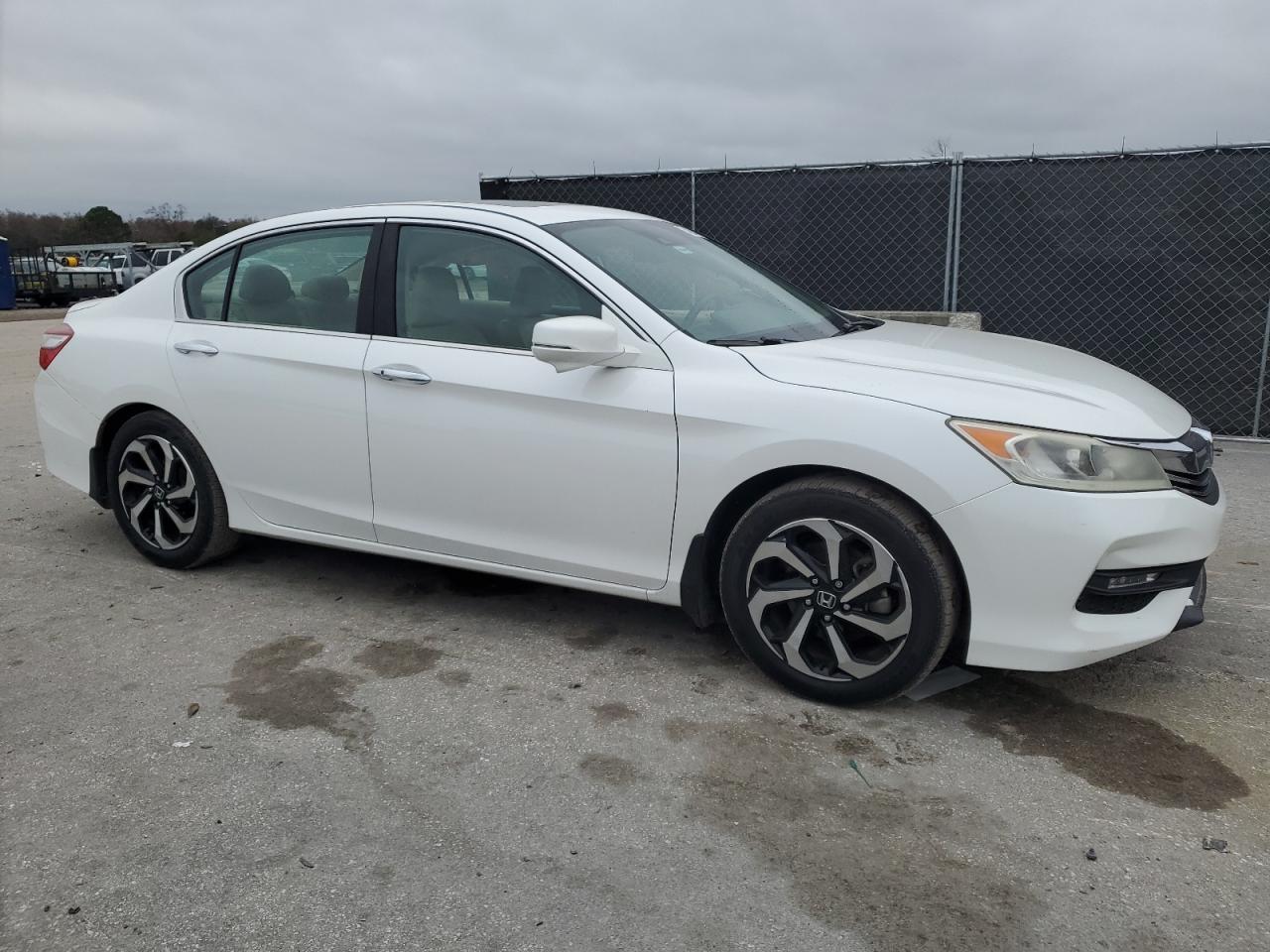 2016 Honda Accord - Image 4