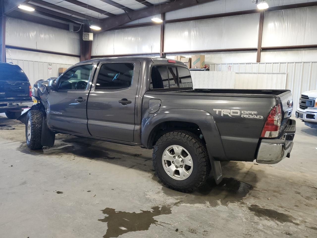 2014 Toyota Tacoma - Image 2