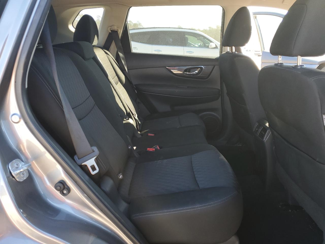KNMAT2MV5JP607159 NISSAN ROGUE 2018