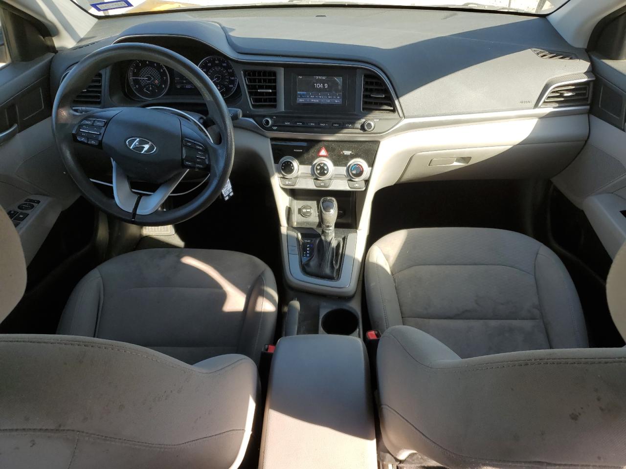 2019 Hyundai Elantra - Image 8