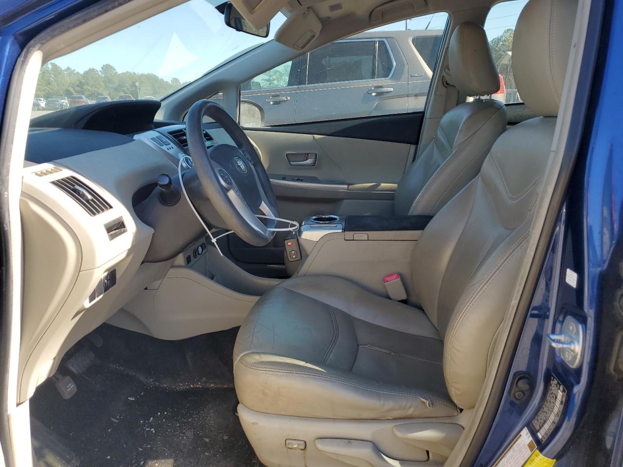 2012 Toyota Prius - Image 7
