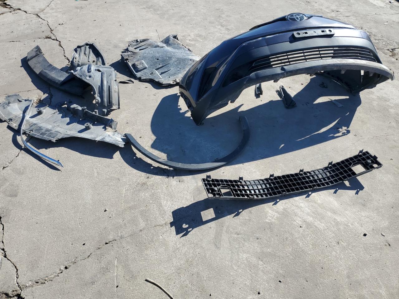 2018 Toyota C-HR - Image 12