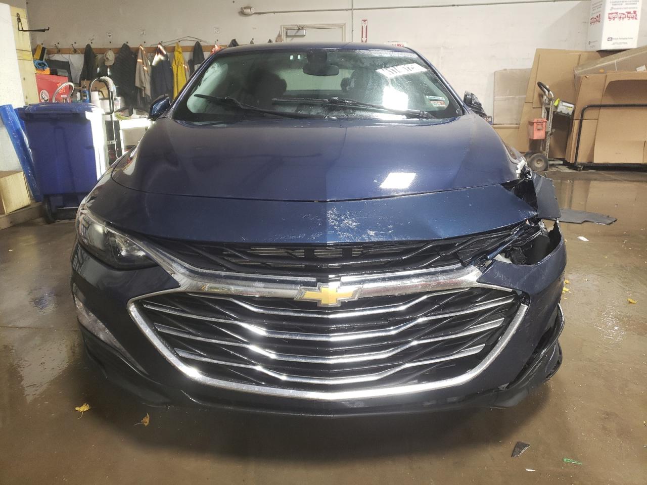 2022 Chevrolet Malibu - Image 5
