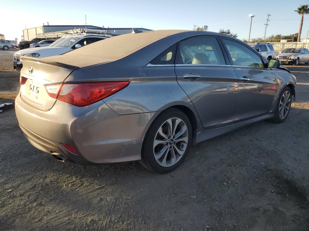 2014 Hyundai Sonata - Image 3