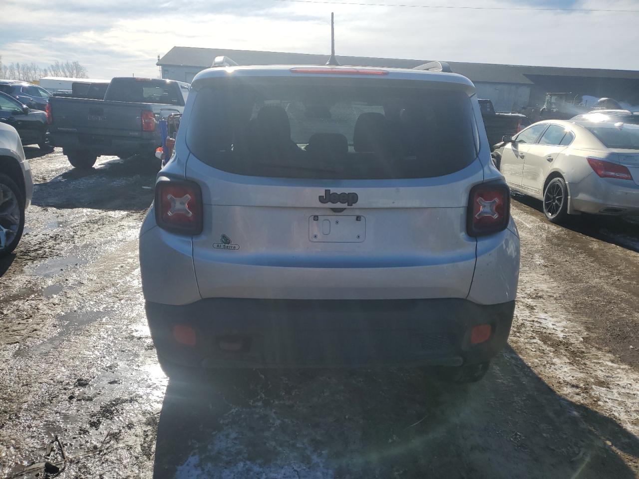 2015 Jeep Renegade - Image 6