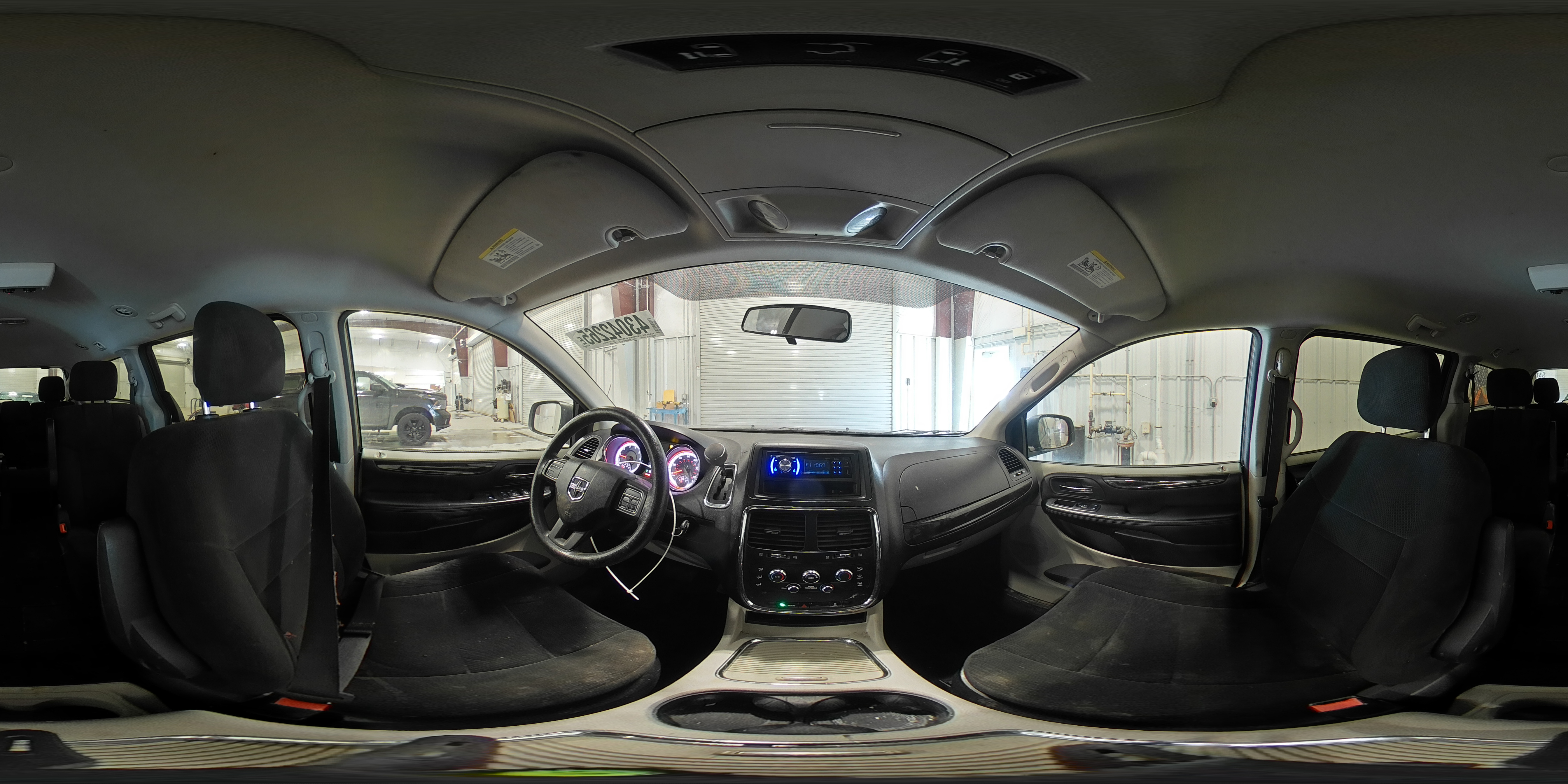 2012 Dodge Caravan - Image 13