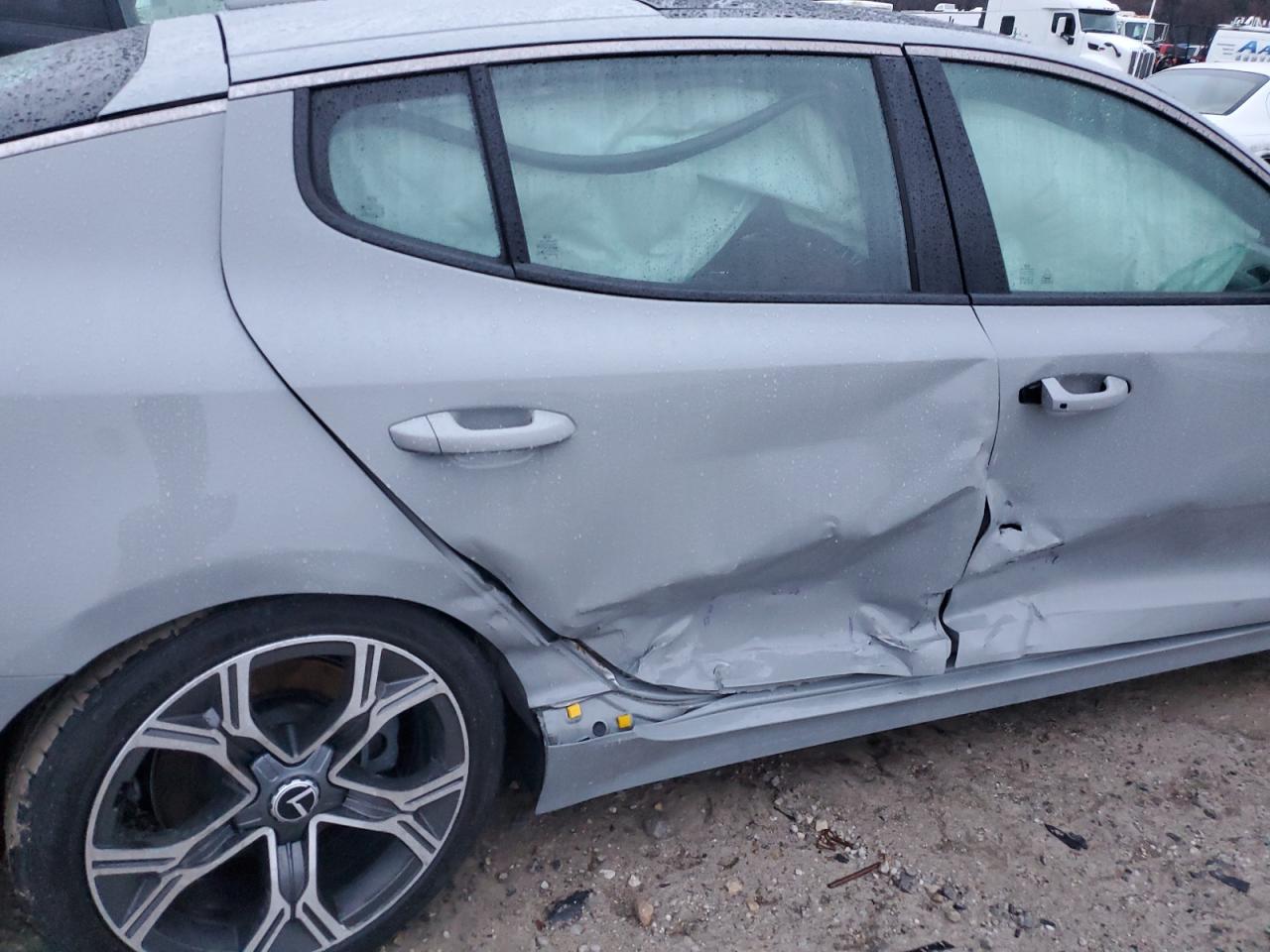 2021 Kia Stinger - Image 10