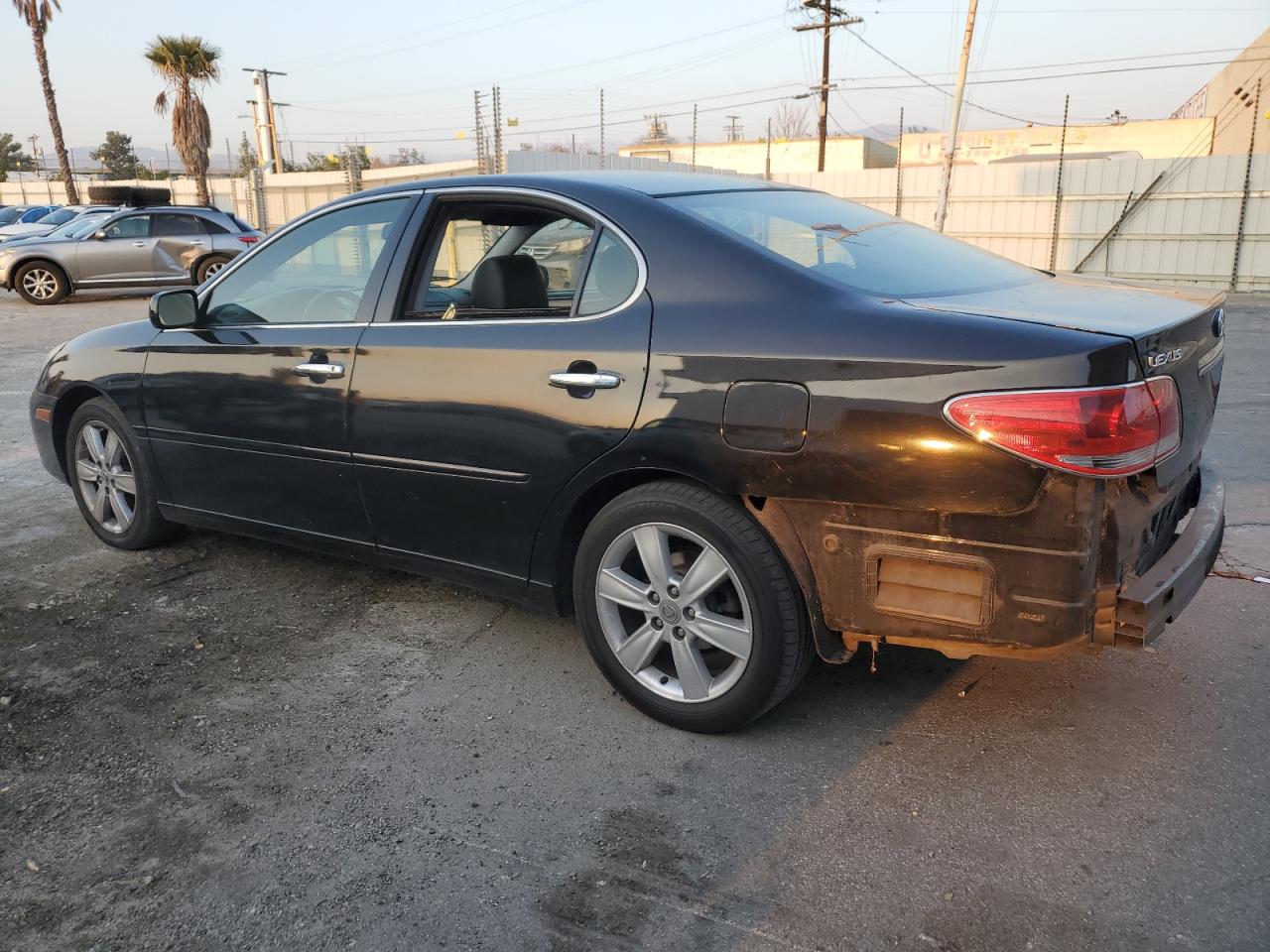 2005 Lexus ES - Image 2