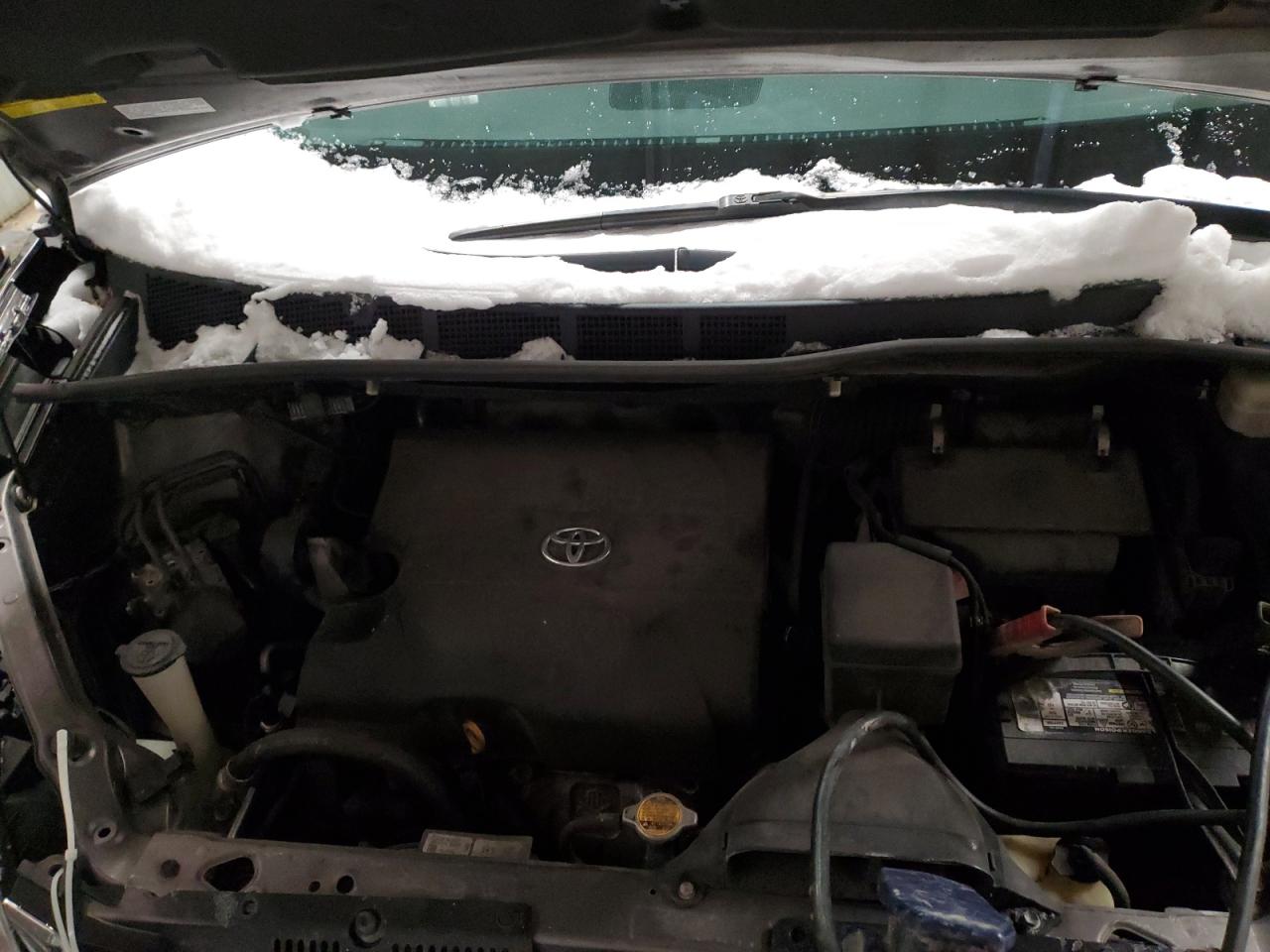 2013 Toyota Sienna - Image 12