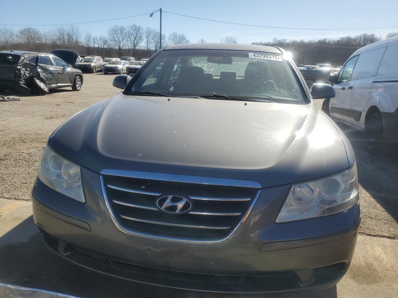 2010 Hyundai Sonata - Image 5