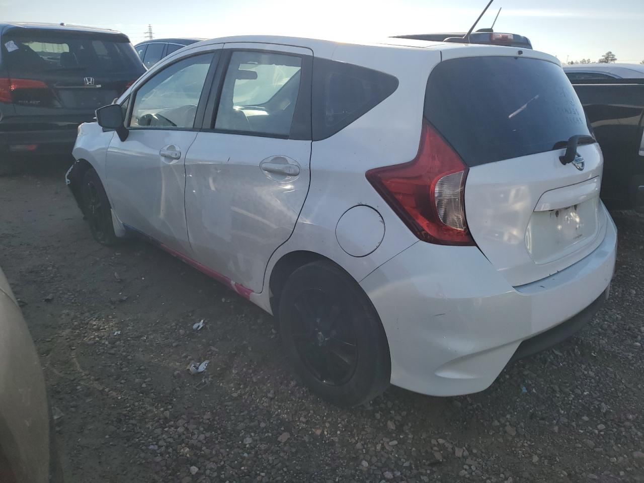 VIN 3N1CE2CP8JL358957 2018 NISSAN VERSA no.2