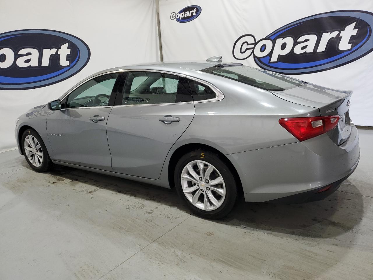 2023 Chevrolet Malibu - Image 2