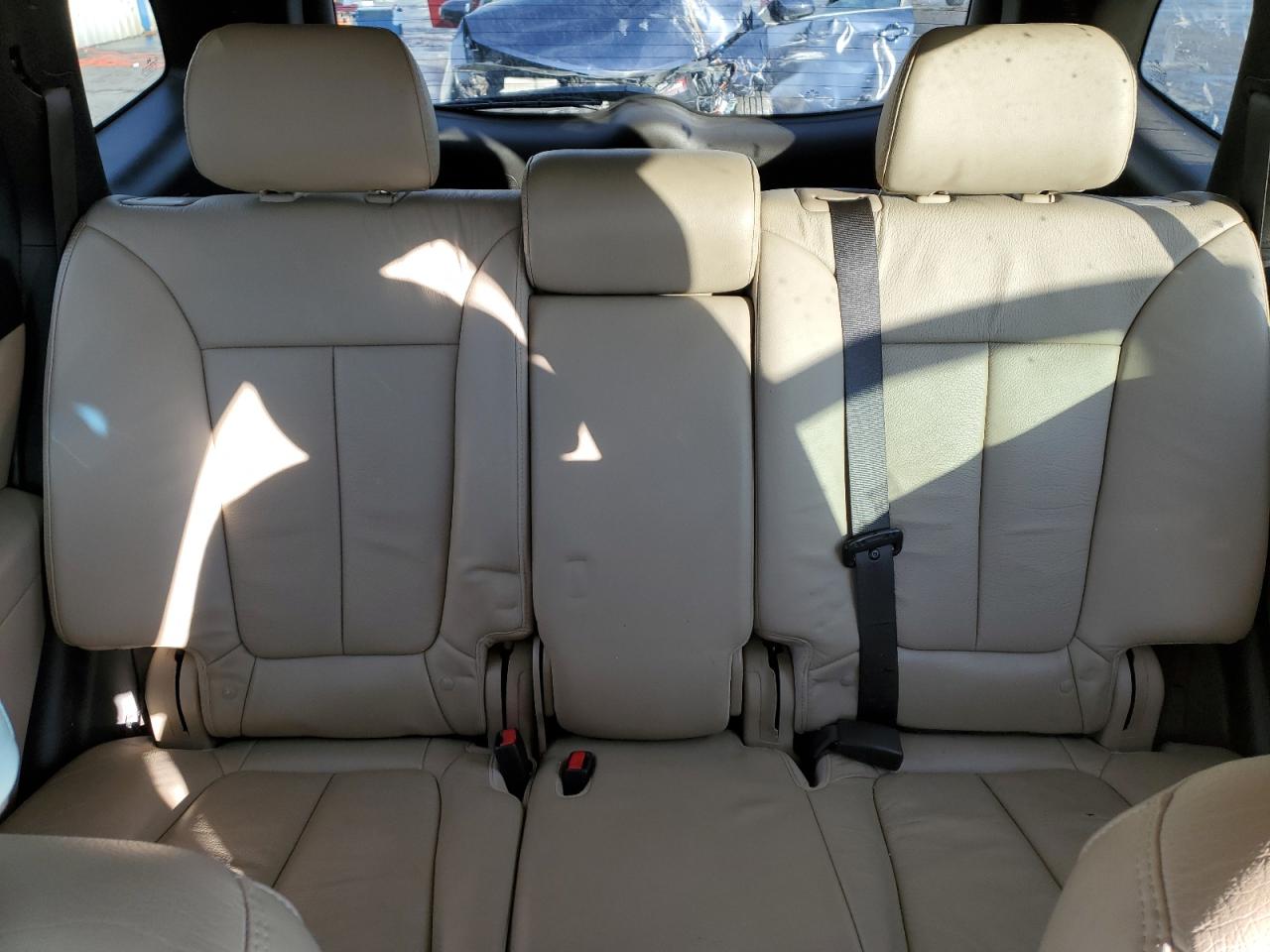 2011 Hyundai Santa Fe - Image 10