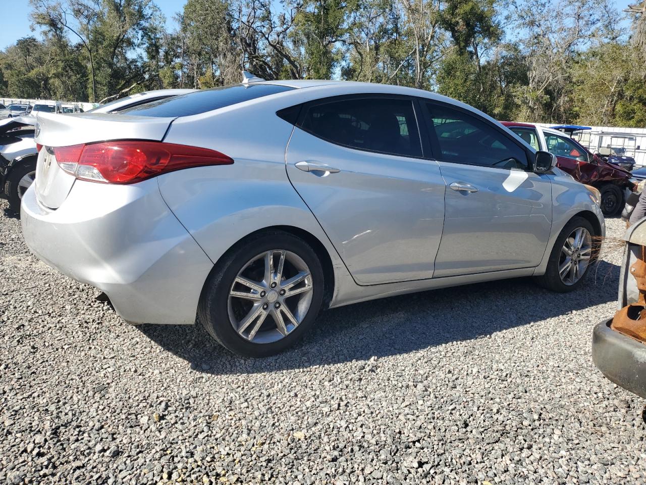 2011 Hyundai Elantra - Image 3