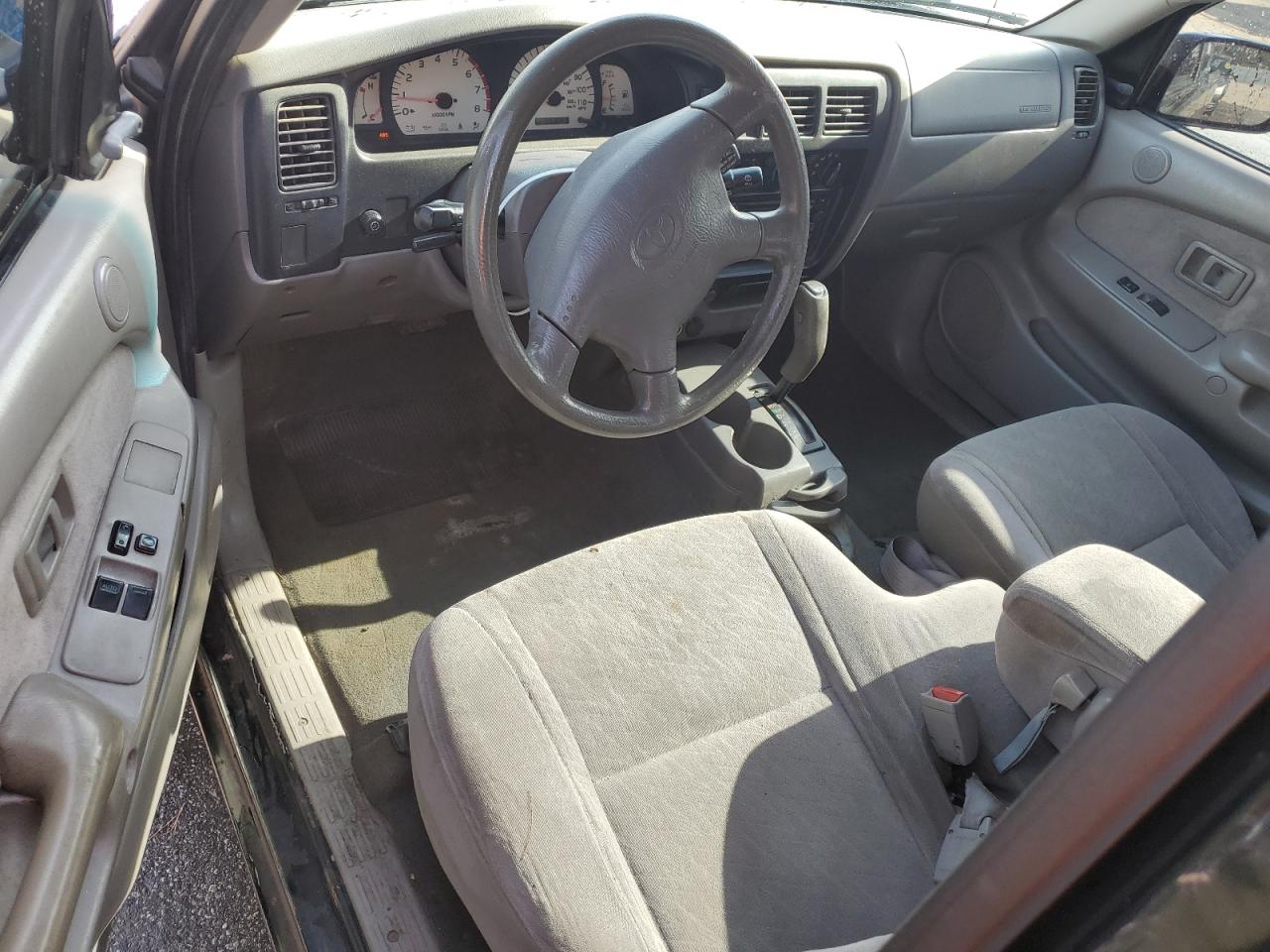 2004 Toyota Tacoma - Image 8