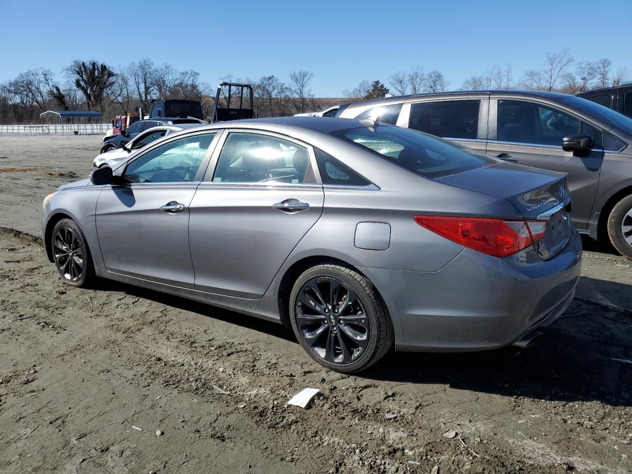 2011 Hyundai Sonata - Image 2