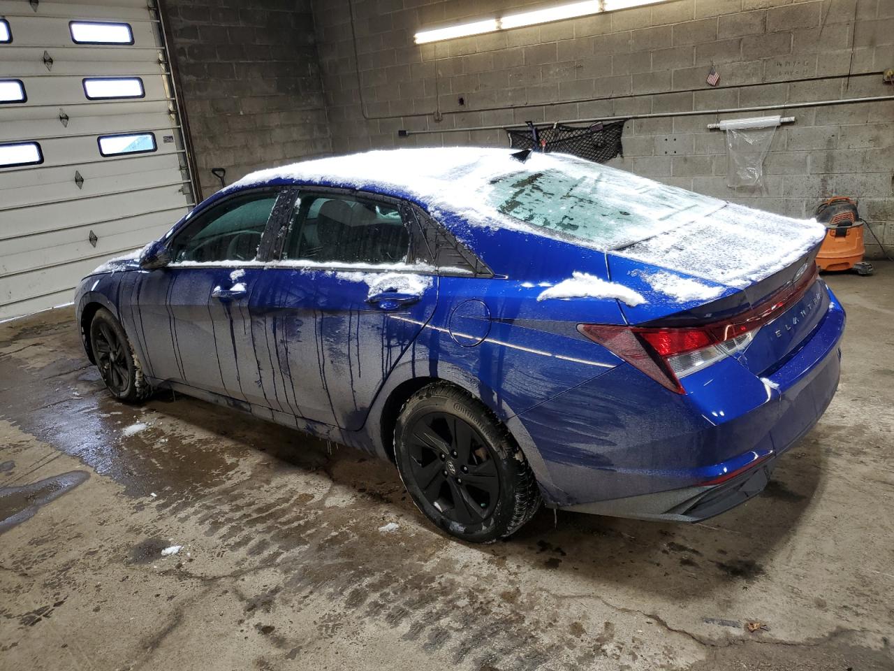 2023 Hyundai Elantra - Image 2