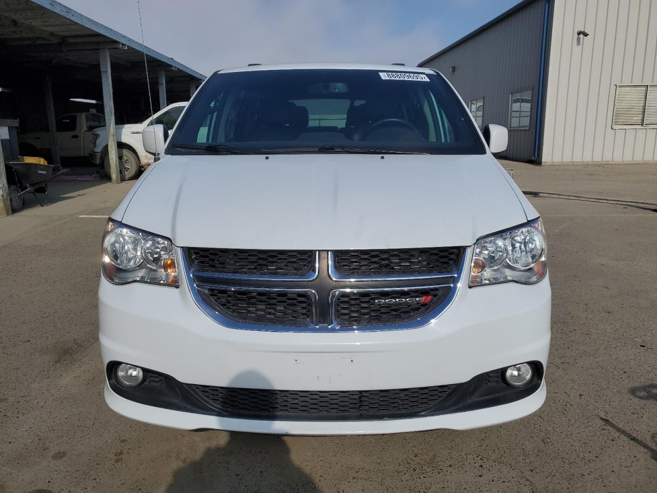 2017 Dodge Caravan - Image 5