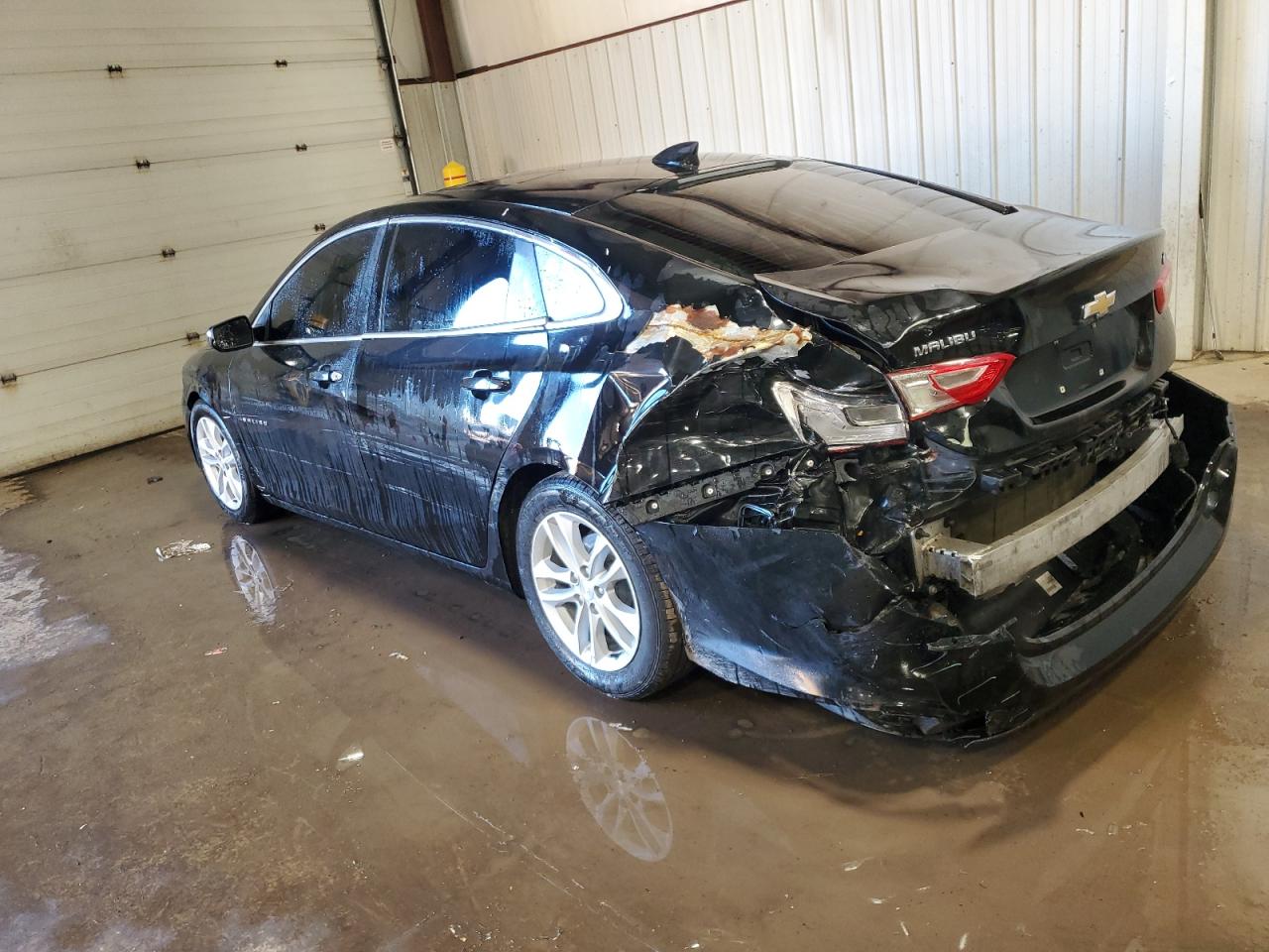 2016 Chevrolet Malibu - Image 2