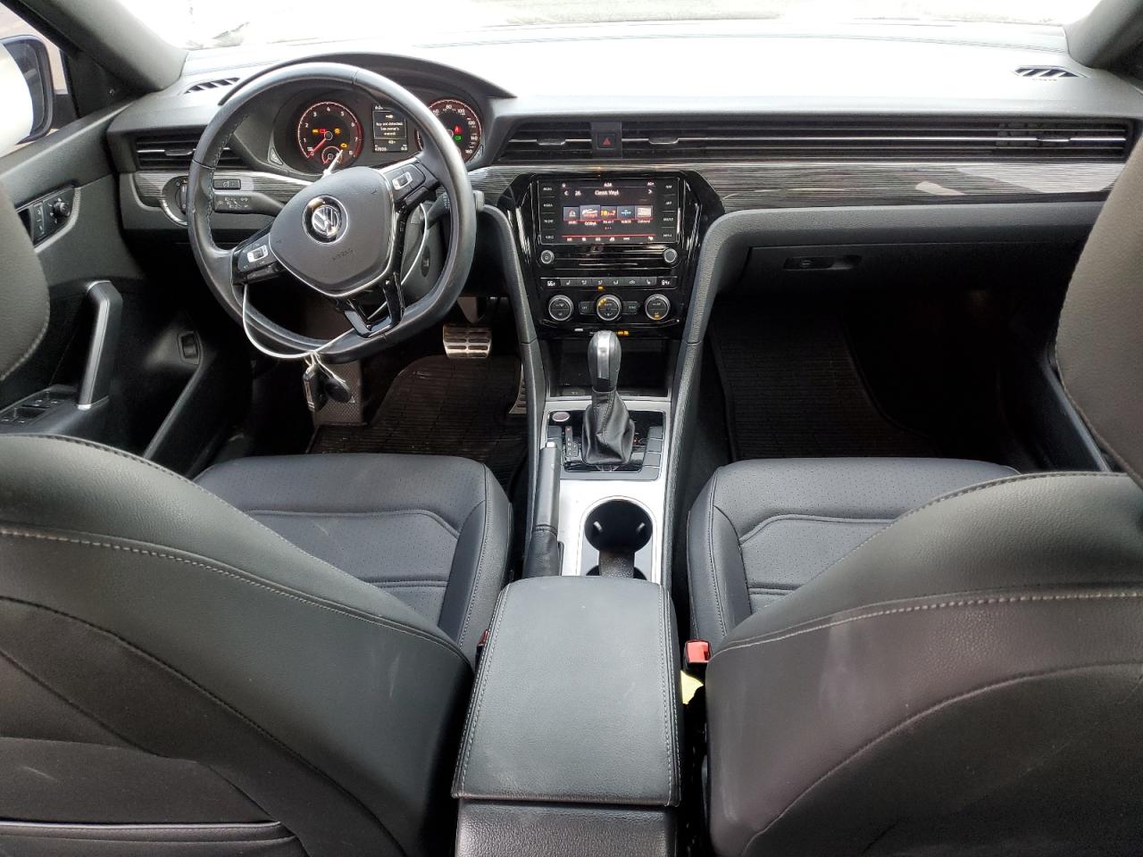 2021 Volkswagen Passat - Image 8