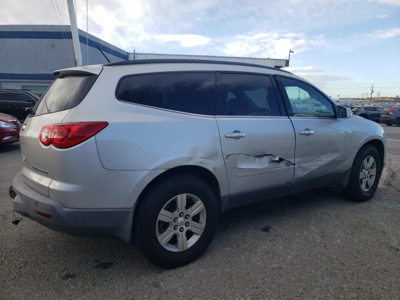 2011 Chevrolet Traverse - Image 3