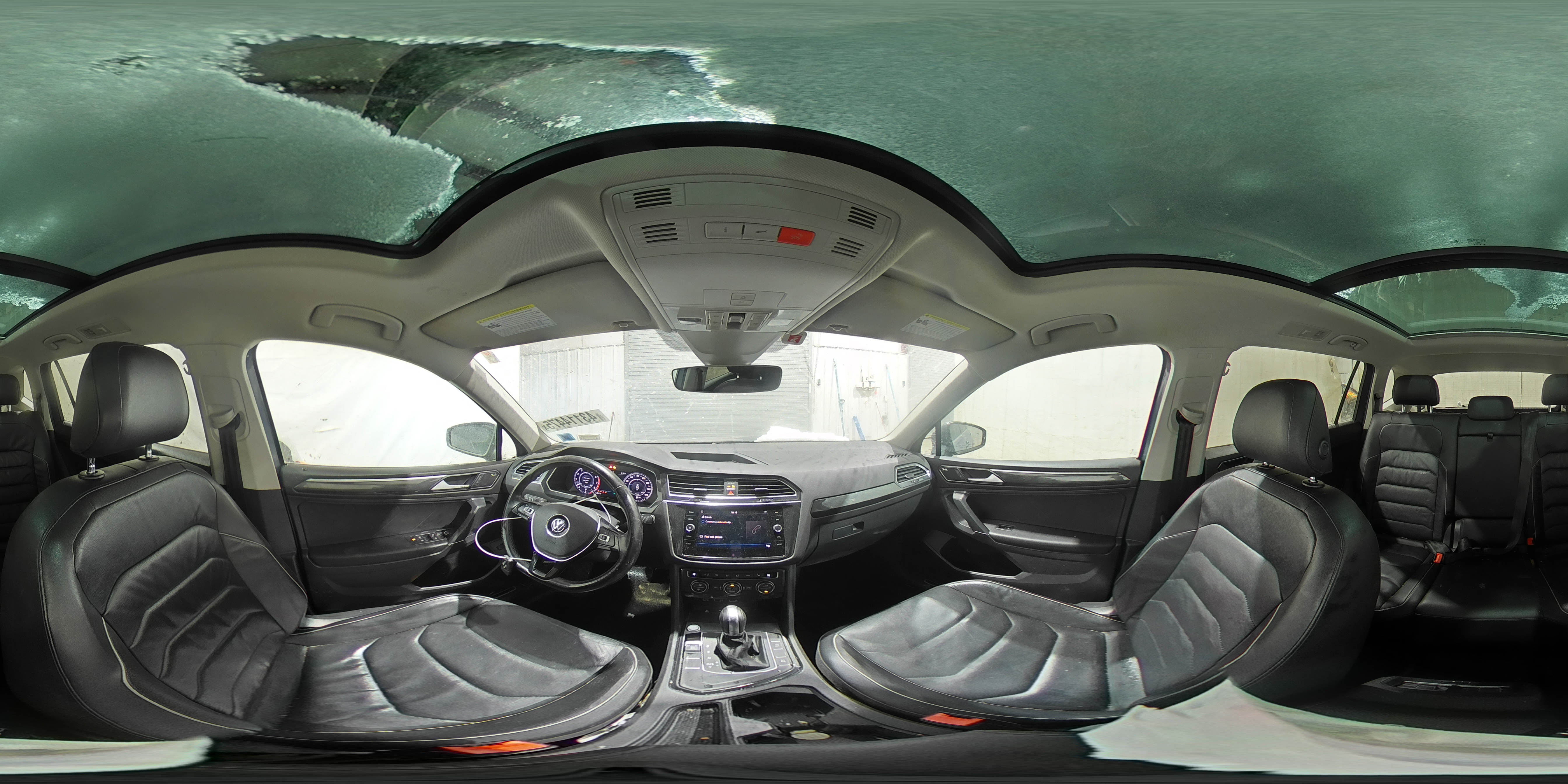 2018 Volkswagen Tiguan - Image 16