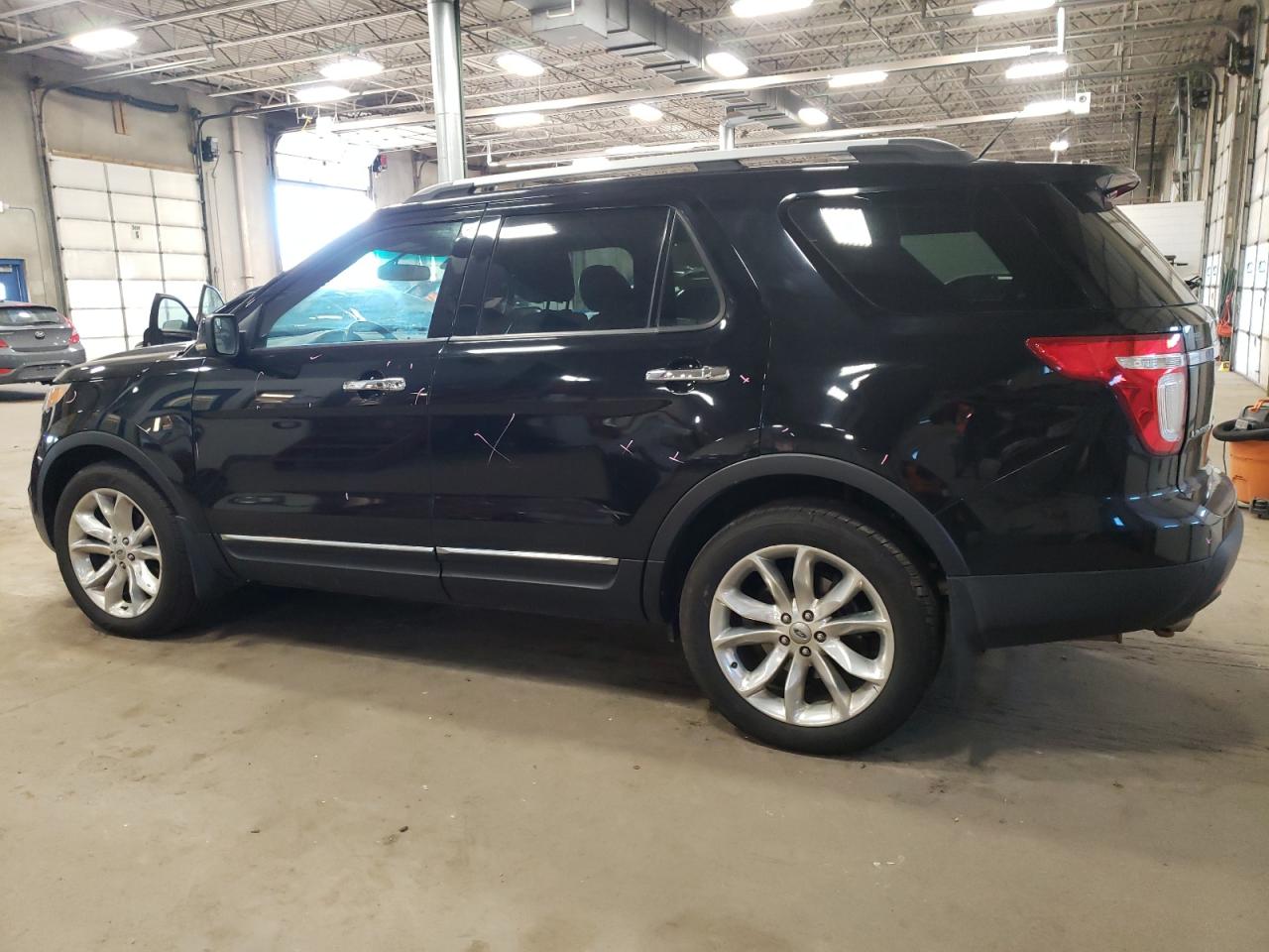 2011 Ford Explorer - Image 2