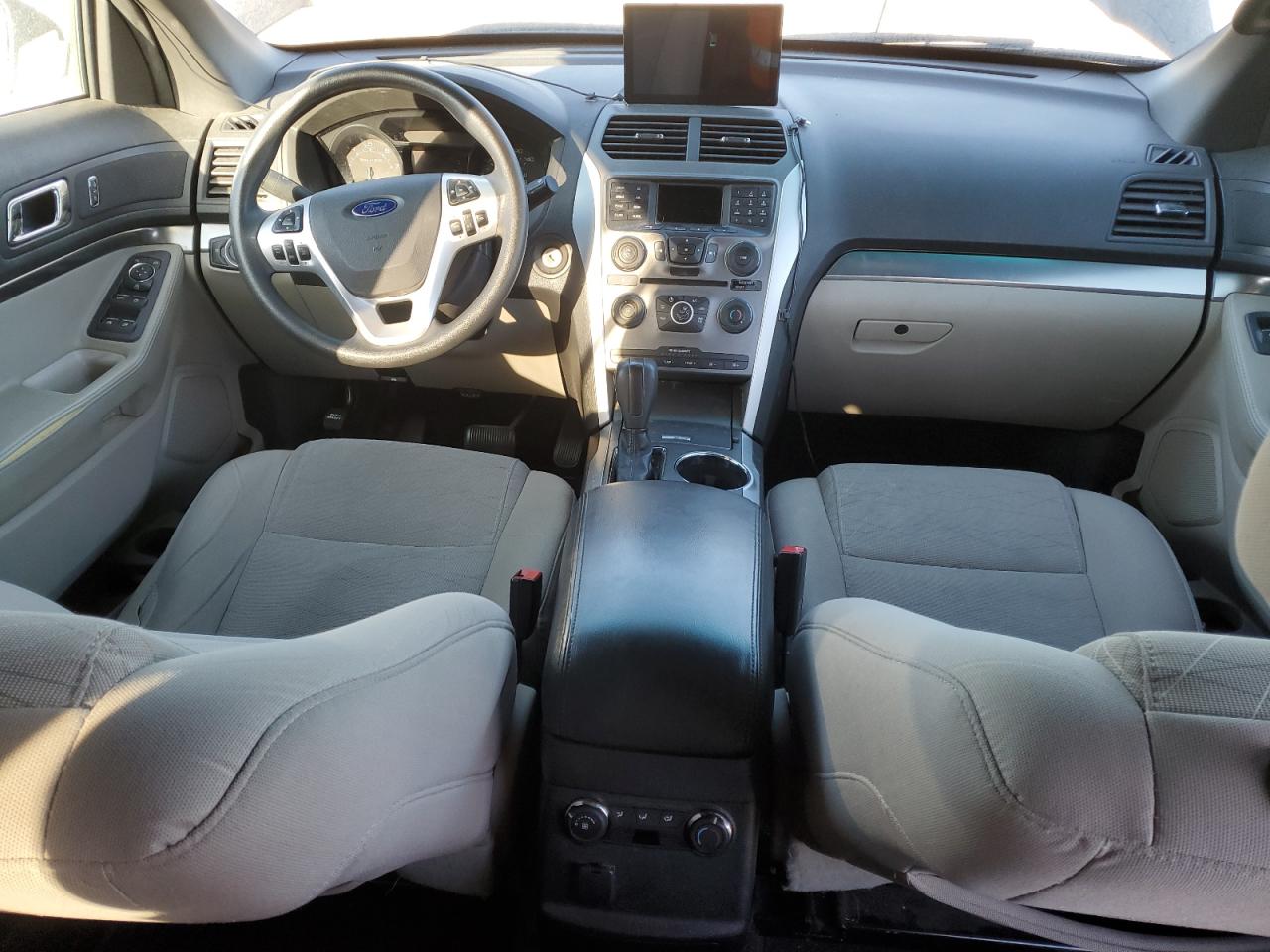 2015 Ford Explorer - Image 8