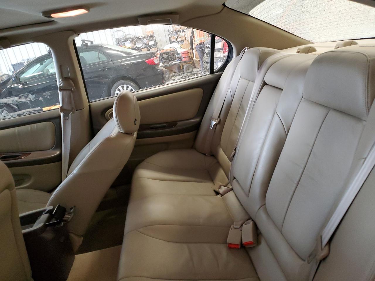 2001 Nissan Maxima - Image 11