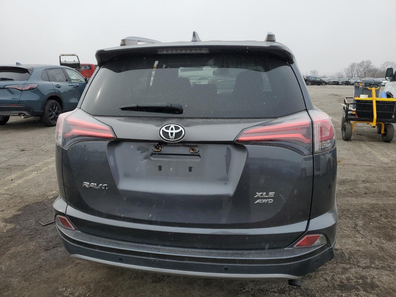 2017 Toyota RAV 4 - Image 6
