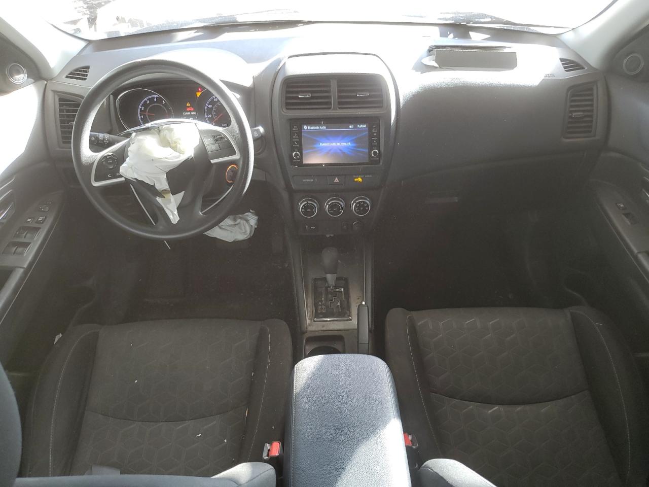 2021 Mitsubishi Outlander - Image 8