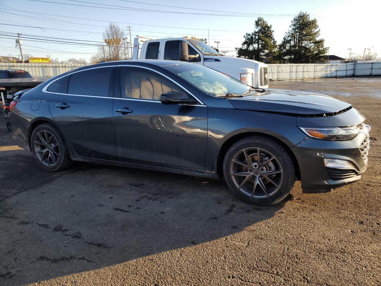 2021 Chevrolet Malibu - Image 4