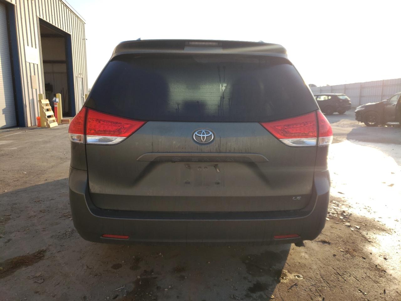 2011 Toyota Sienna - Image 6