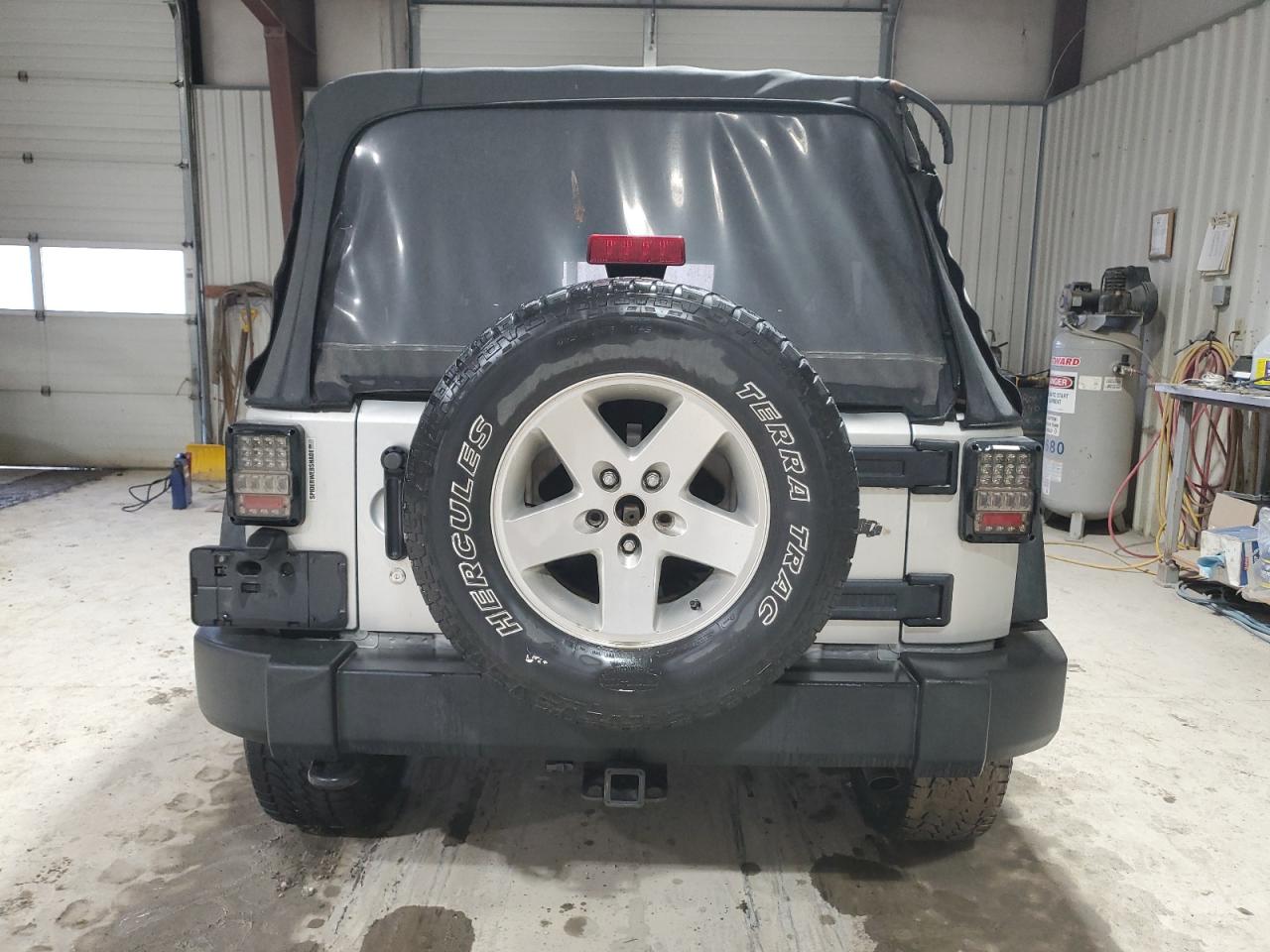 2012 Jeep Wrangler - Image 6