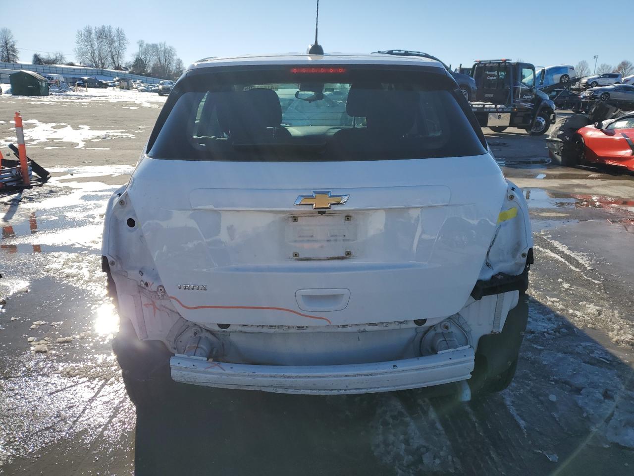 2018 Chevrolet Trax Ls VIN: KL7CJKSB2JB734274 Lot: 41581505