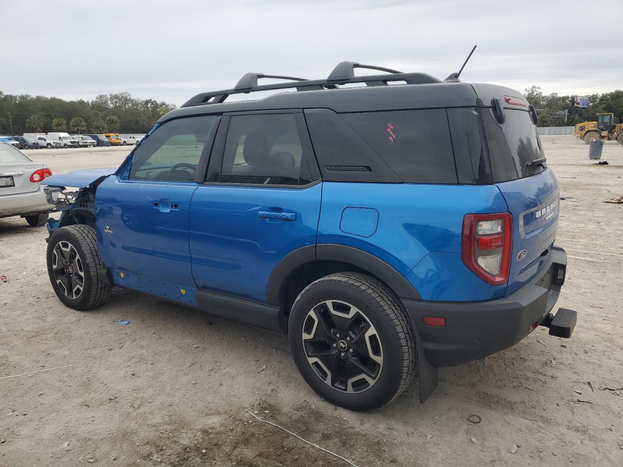 2022 Ford Bronco - Image 2
